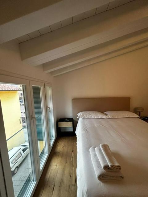 Waterfront Balcony I Grani 5 Resort Grand Suite Livorno Dış mekan fotoğraf